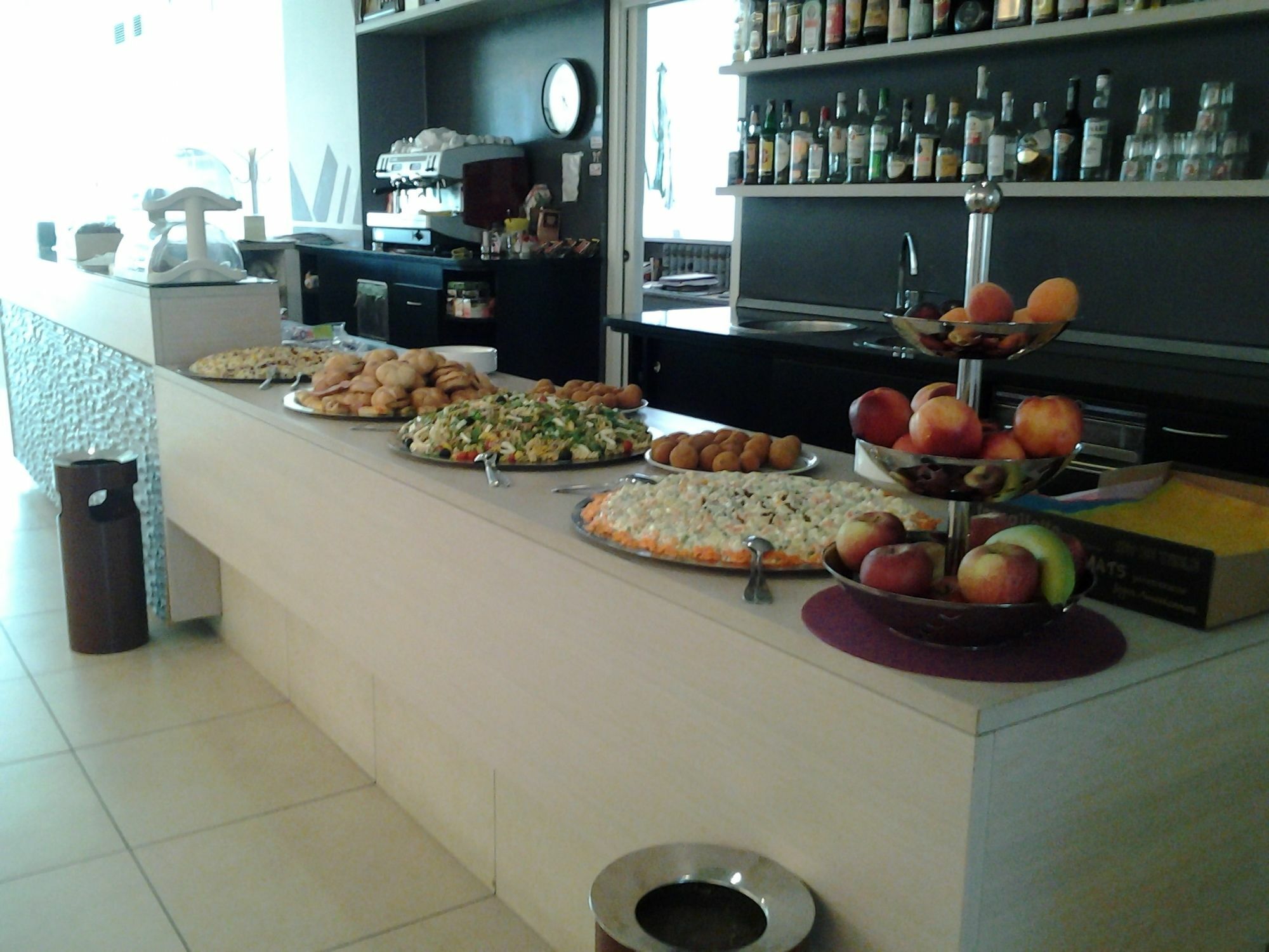 Hotel Lux โมดินา ภายนอก รูปภาพ